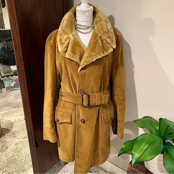 Size (L) 42.  Beautiful Camel Color Lake Forest Coat - Great Condition - Picture 1 of 10